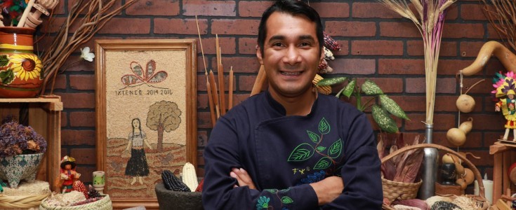 Irad Santacruz Arciniega recibe la Medalla Ricardo Muñoz Zurita por su labor en la Cocina Tlaxcalteca